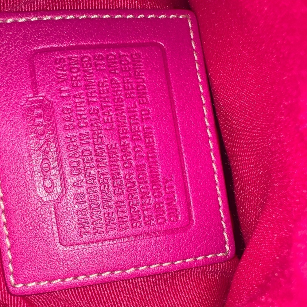 Coach vintage pink Mini Signature c
Stripe swingback Crossbody Bag - Picture 9 of 10
